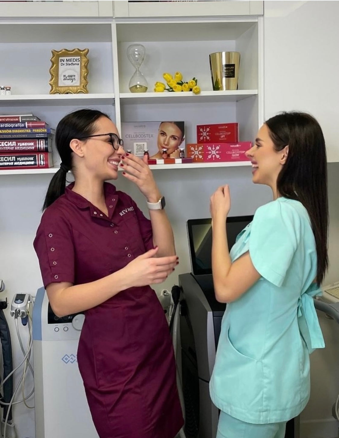 Najpopularnije i najkvalitetnije medicinske  uniforme i uniforme za salone na Balkanu (u  Srbiji , Bosni i Hercegovini i Republici Srpskoj, Crnoj Gori,Hrvatskoj i Makedoniji) I u Evropi.